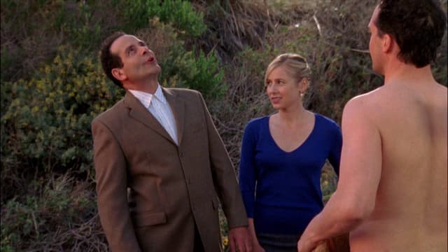 Monk chez les nudistes